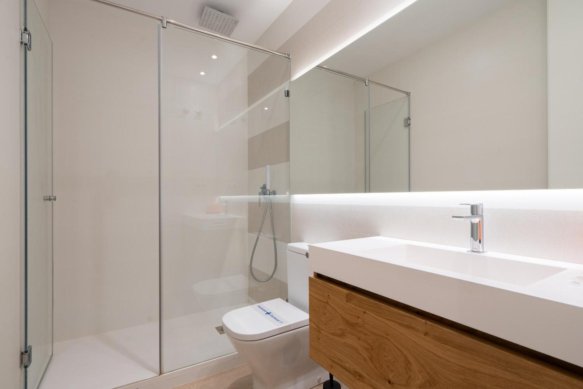 Apartamento Reformado Para 6 Personas En Plena Gran Via Alquiler Temporal Madrid Exterior photo